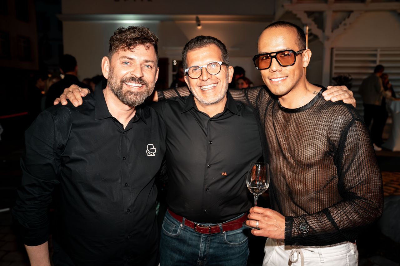 Freunde beim Grand Opening im Mai 2024